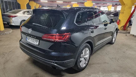 Volkswagen Touareg photo-5